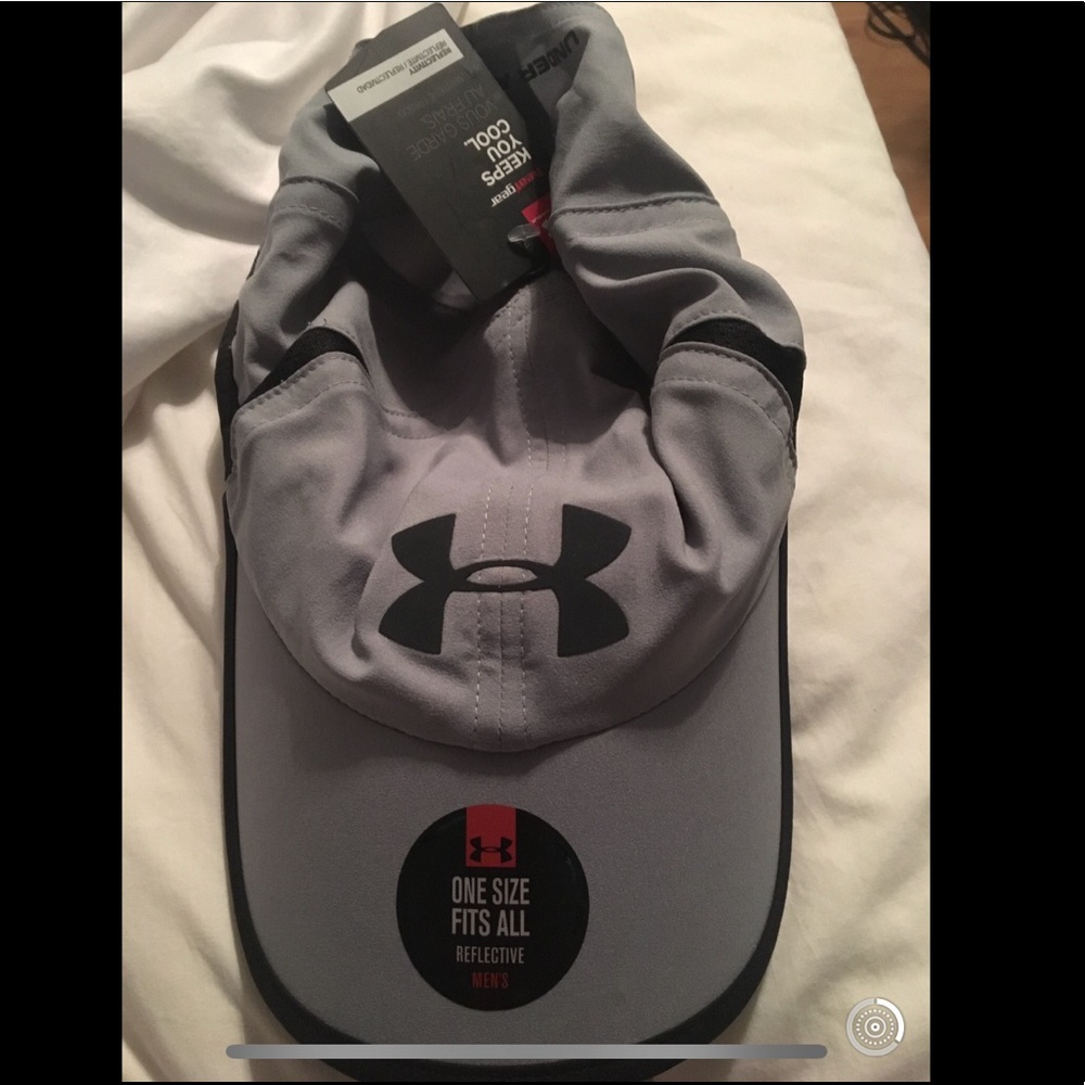 Under Armour Heat Gear hat. NWT